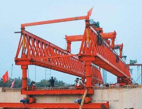 架橋機拆除施工方案中應包含哪些關鍵步驟和注意事項？