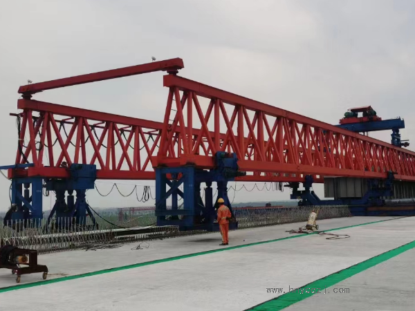 如何選擇**適合自己的架橋機？