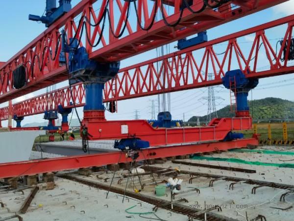 不同品牌和型號(hào)的50噸以上架橋機(jī)價(jià)格差異原因是什么？